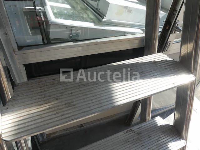 Ref:006 aluminium trapladder met leuning piret - afbeelding 1 van  9