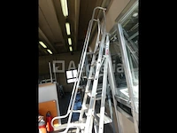 Ref:006 aluminium trapladder met leuning piret - afbeelding 8 van  9