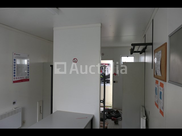 Ref:0247 - garderobe container - afbeelding 2 van  14