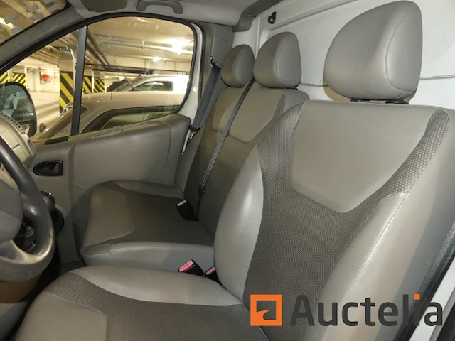 Ref:1-exs-844 - renault trafic bestelwagen (2013-77.659 km) - chassisnummer: vf1flboaedy493292 - afbeelding 2 van  20
