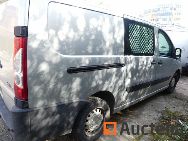 Ref:1-lss-867 - citroen jumpy bestelwagen (2015-67.438 km) - chassisnummer: vf7xuahz8fz056231 - afbeelding 31 van  32