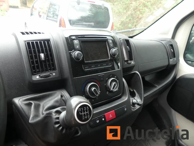 Ref:1-ltc-154 - peugeot boxer van (2015-143.660 km) - chassisnummer: vf3yctmfc12a08395 - afbeelding 13 van  29