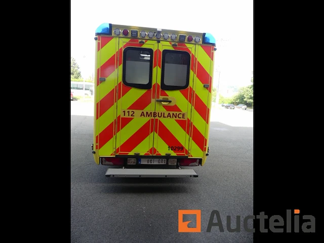 Ref:1-sut-671 - mercedes-benz ambulance (2017-268.678 km) - afbeelding 3 van  33