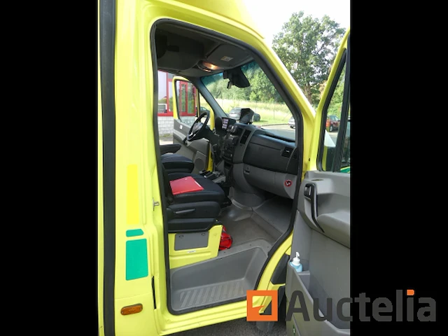 Ref:1-sut-671 - mercedes-benz ambulance (2017-268.678 km) - afbeelding 15 van  33