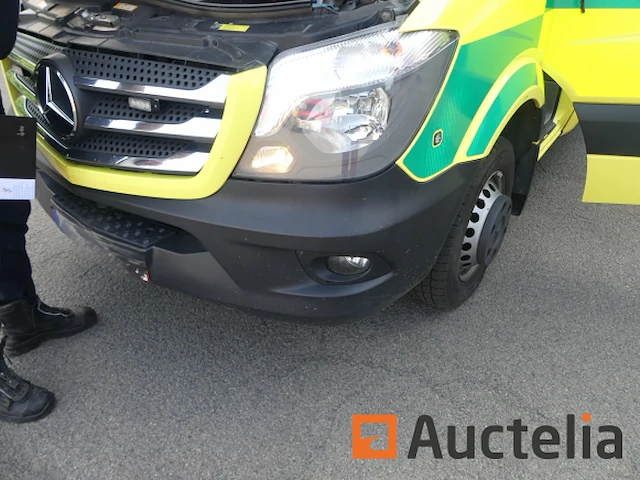 Ref:1-sut-671 - mercedes-benz ambulance (2017-268.678 km) - afbeelding 21 van  33
