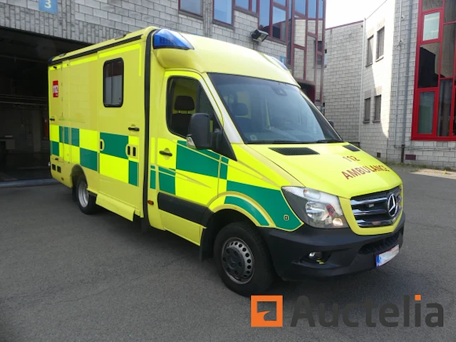 Ref:1-sut-671 - mercedes-benz ambulance (2017-268.678 km) - afbeelding 12 van  33