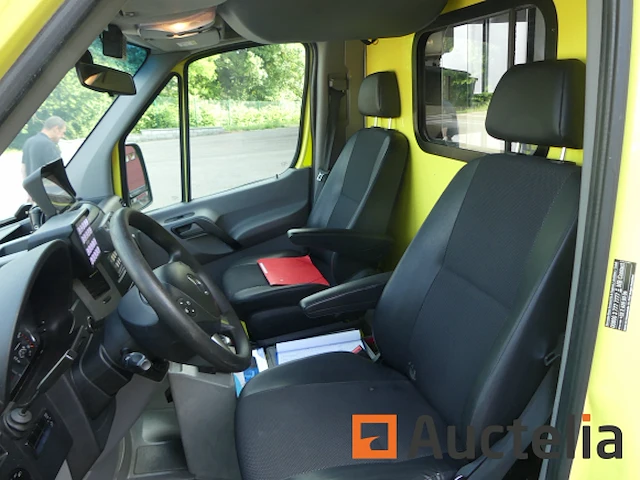 Ref:1-sut-671 - mercedes-benz ambulance (2017-268.678 km) - afbeelding 30 van  33