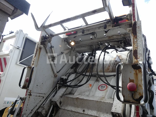 Ref:1388 - vuilniswagen renault midlum 270dxi (2011-185.032 km) - afbeelding 12 van  44