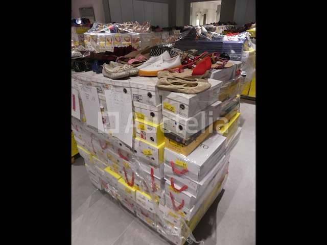 Ref:18 - 237 diverse damesschoenen - afbeelding 1 van  6