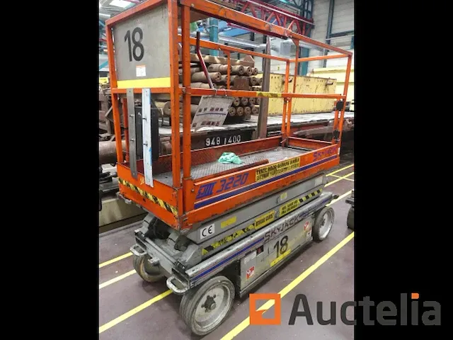 Ref:18 (4980-023) - schaarhoogwerker skyjack sj iii 3220 - afbeelding 1 van  11