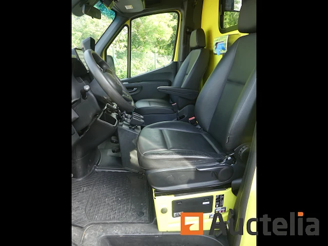 Ref:2-gmd-738 - mercedes-benz sprinter ambulance (2021-242.351 km) - afbeelding 24 van  37