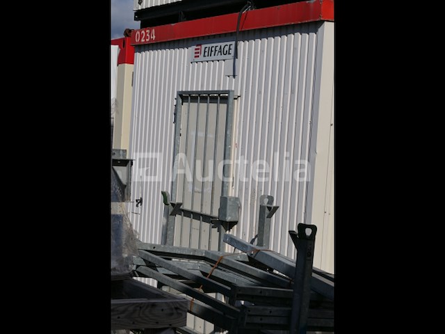 Ref:234 - garderobe container - afbeelding 1 van  5