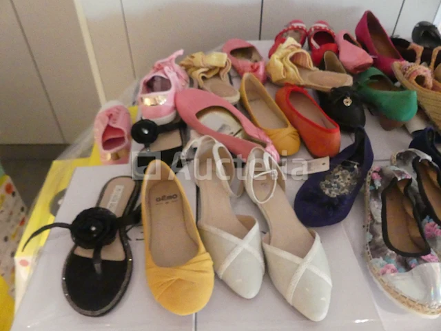 Ref:25 - 256 diverse damesschoenen - afbeelding 5 van  9