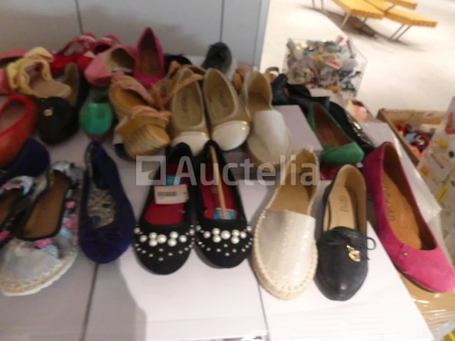 Ref:25 - 256 diverse damesschoenen - afbeelding 6 van  9