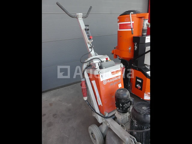 Ref:2805 - husqvarna pg820rc met afstandsbediening bedienbare betonschuurmachine - afbeelding 17 van  22