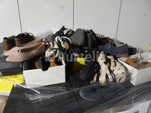 Ref:46 - 236 paar damesschoenen - afbeelding 3 van  5