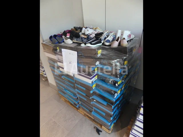 Ref:52 - 265 paar diverse kinderschoenen - afbeelding 1 van  8