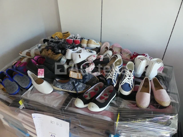 Ref:52 - 265 paar diverse kinderschoenen - afbeelding 3 van  8