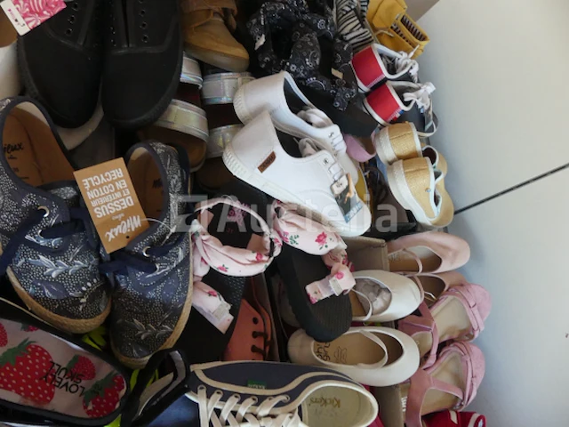 Ref:52 - 265 paar diverse kinderschoenen - afbeelding 5 van  8