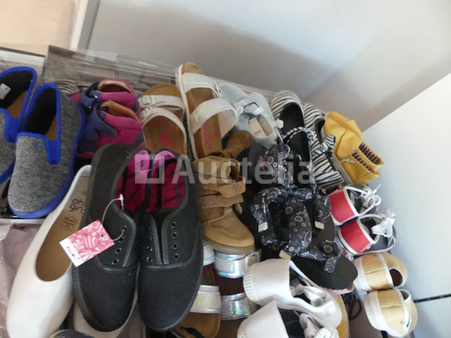 Ref:52 - 265 paar diverse kinderschoenen - afbeelding 6 van  8
