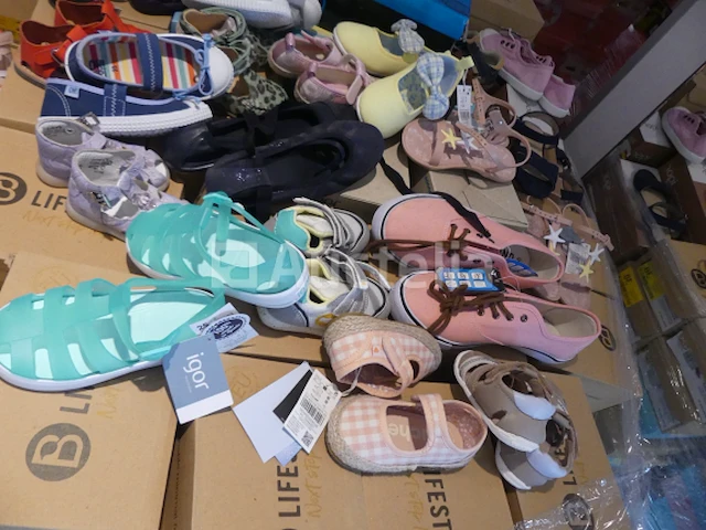 Ref:54 - 327 paar diverse kinderschoenen - afbeelding 5 van  11