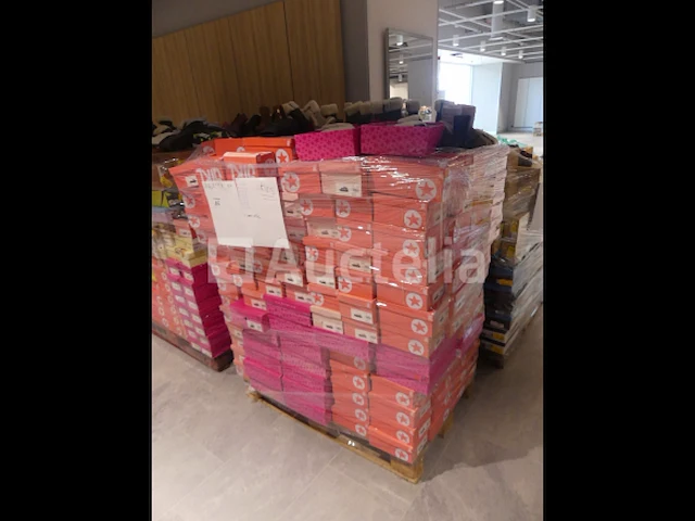 Ref:55 - 389 paar kinderschoenen - afbeelding 1 van  10