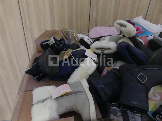 Ref:55 - 455 paar diverse kinderschoenen - afbeelding 6 van  11