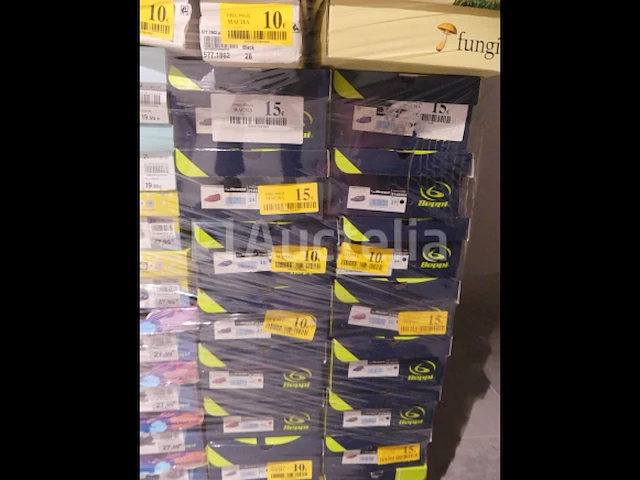 Ref:59 - 536 diverse paar kinderschoenen - afbeelding 2 van  11
