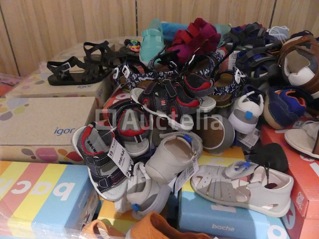 Ref:59 - 536 diverse paar kinderschoenen - afbeelding 7 van  11
