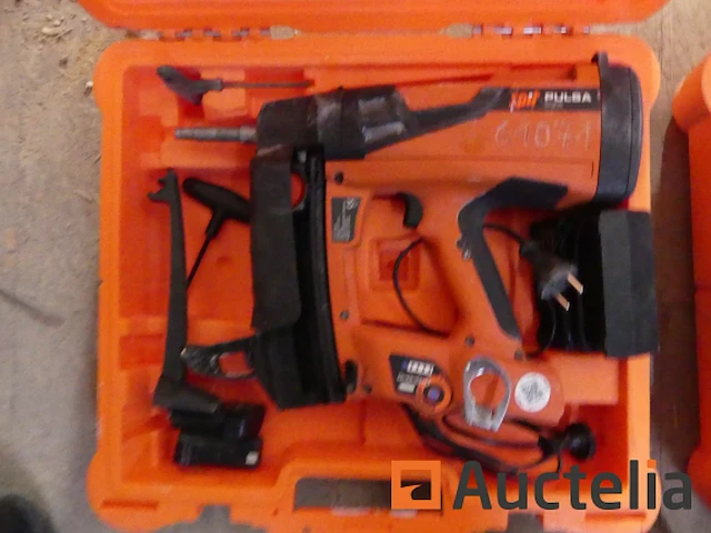 Ref:61071 - paslode pulsa 800e gasspijkermachine op batterijen - afbeelding 3 van  5