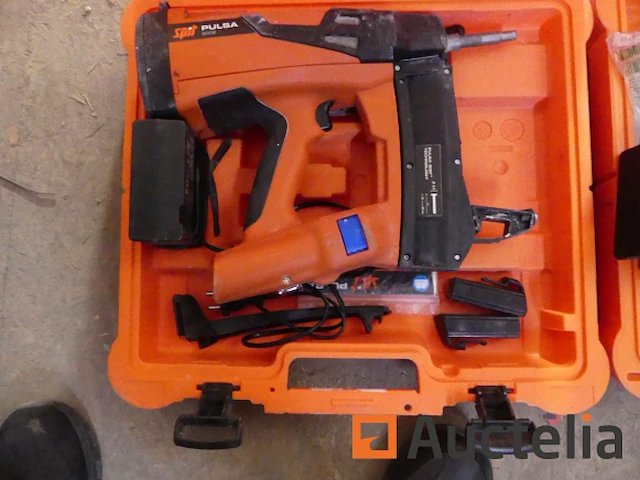 Ref:61071 - paslode pulsa 800e gasspijkermachine op batterijen - afbeelding 4 van  5