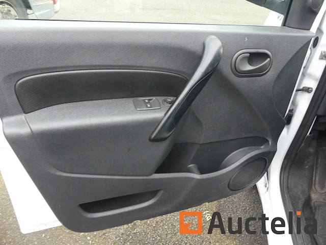 Ref:69689 - renault fw elektrische pick-up auto (ongeval) - afbeelding 6 van  37