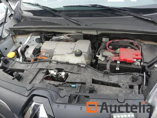 Ref:69689 - renault fw elektrische pick-up auto (ongeval) - afbeelding 22 van  37