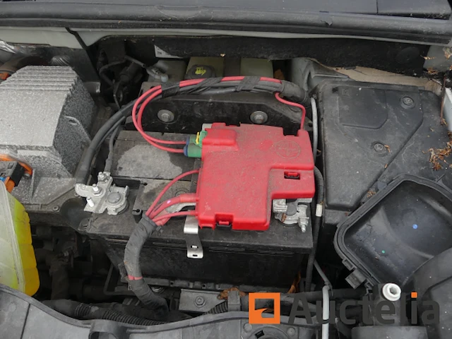 Ref:69689 - renault fw elektrische pick-up auto (ongeval) - afbeelding 24 van  37