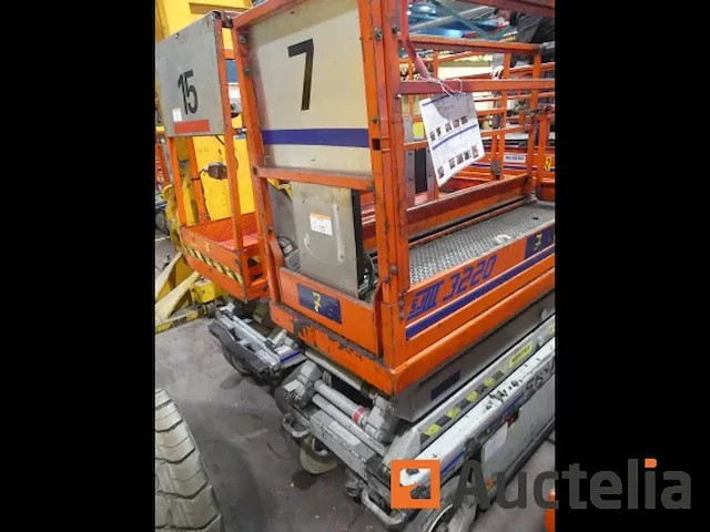 Ref:7 (4980-010) - schaarhoogwerker skyjack sj iii 3220 - afbeelding 8 van  14