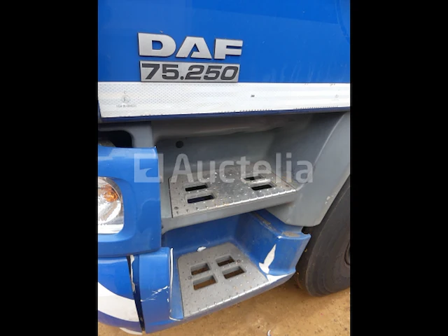 Ref:7613 - daf fancf 75 container vrachtwagen (2012-387.577 km) - afbeelding 40 van  48