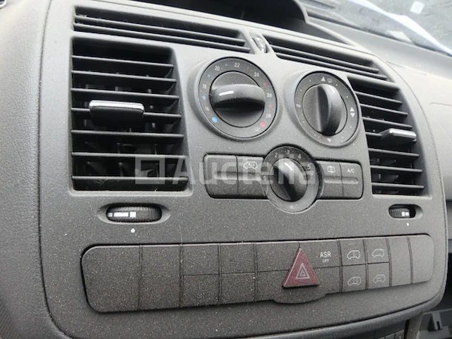 Ref:7839 - mercedes-benz beschadigde auto - afbeelding 11 van  34