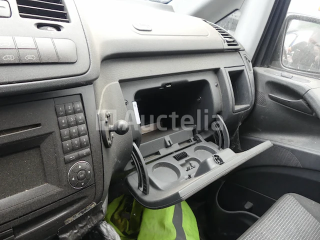 Ref:7839 - mercedes-benz beschadigde auto - afbeelding 31 van  34