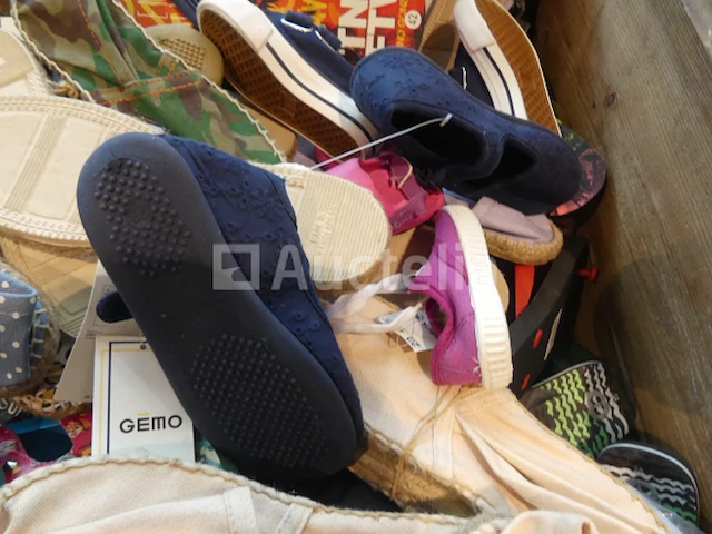 Ref:box 8 - 200 paren schoenen/diverse ruimte - afbeelding 2 van  10