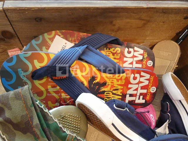 Ref:box 8 - 200 paren schoenen/diverse ruimte - afbeelding 10 van  10