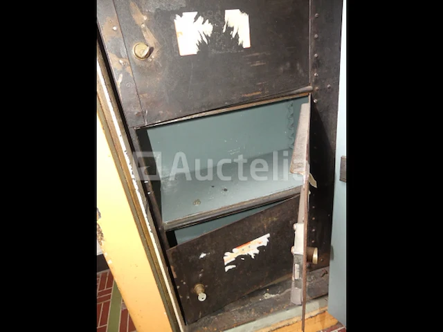 Ref:c036 - kluis - afbeelding 1 van  11