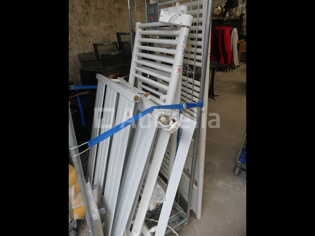 Ref:depot renkin - 7 elektrische wandverwarmers met handdoekdroger - afbeelding 4 van  4