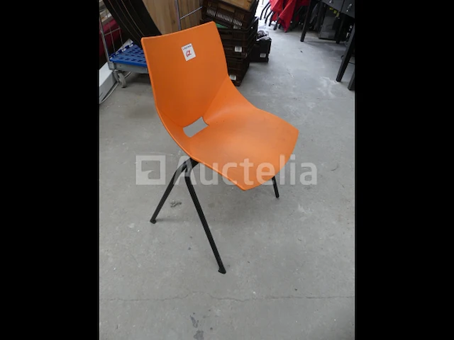 Ref:dépôt renkin - 8 mooie buitenstoelen - afbeelding 1 van  4