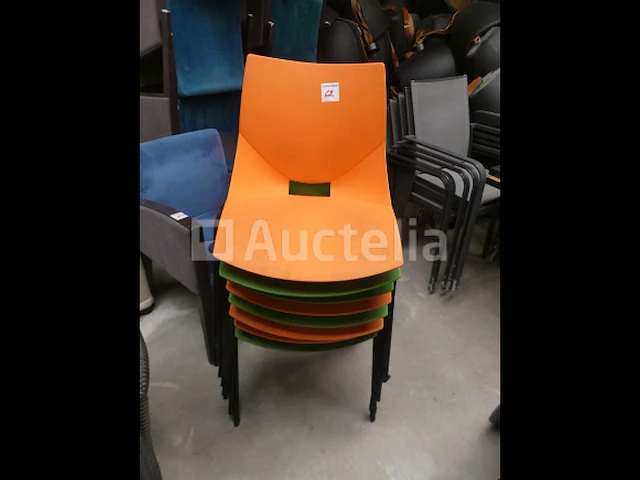 Ref:dépôt renkin - 8 mooie buitenstoelen - afbeelding 3 van  4