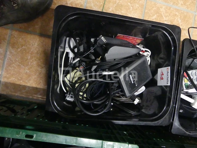 Ref:depot rue renkin - computerapparatuur; tablets met oplader - afbeelding 3 van  19