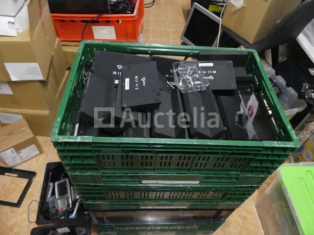 Ref:depot rue renkin - computerapparatuur; tablets met oplader - afbeelding 11 van  19