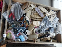Ref:doos 1 - 200 paar schuine strepen/pantoffels - afbeelding 1 van  8