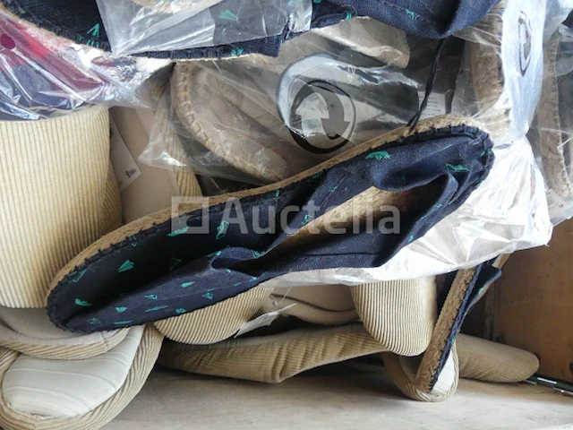 Ref:doos 1 - 200 paar schuine strepen/pantoffels - afbeelding 7 van  8