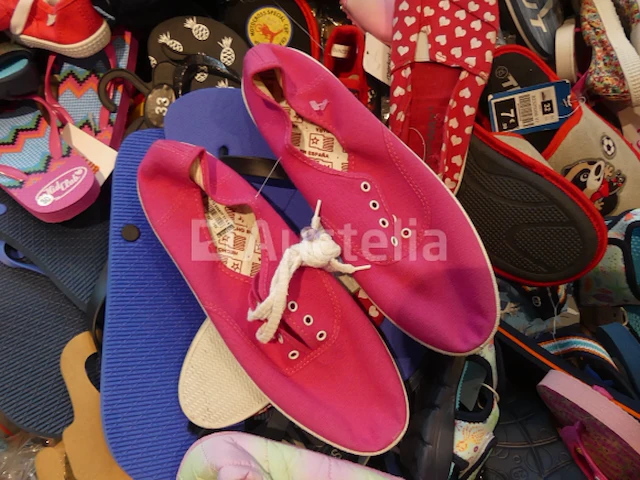 Ref:doos 10 - 200 paren pantoffels/diverse schuine strepen - afbeelding 2 van  11