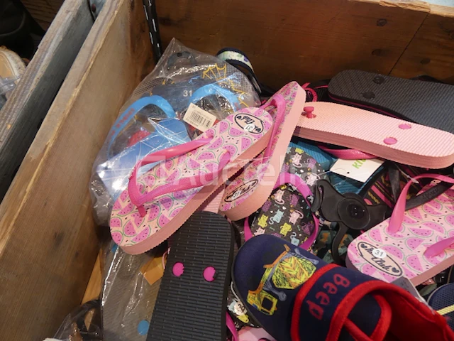 Ref:doos 10 - 200 paren pantoffels/diverse schuine strepen - afbeelding 5 van  11